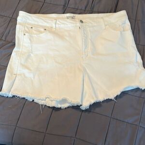 Terra & Sky White Denim Cutoff Shorts